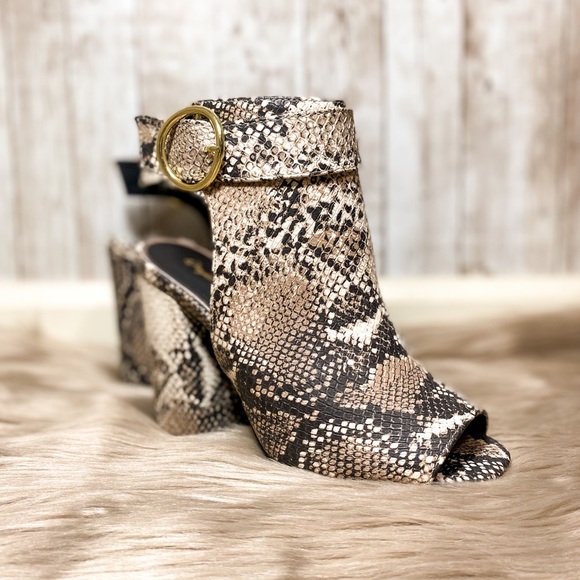 Qupid Snake Print Booties - Picture 3 of 8